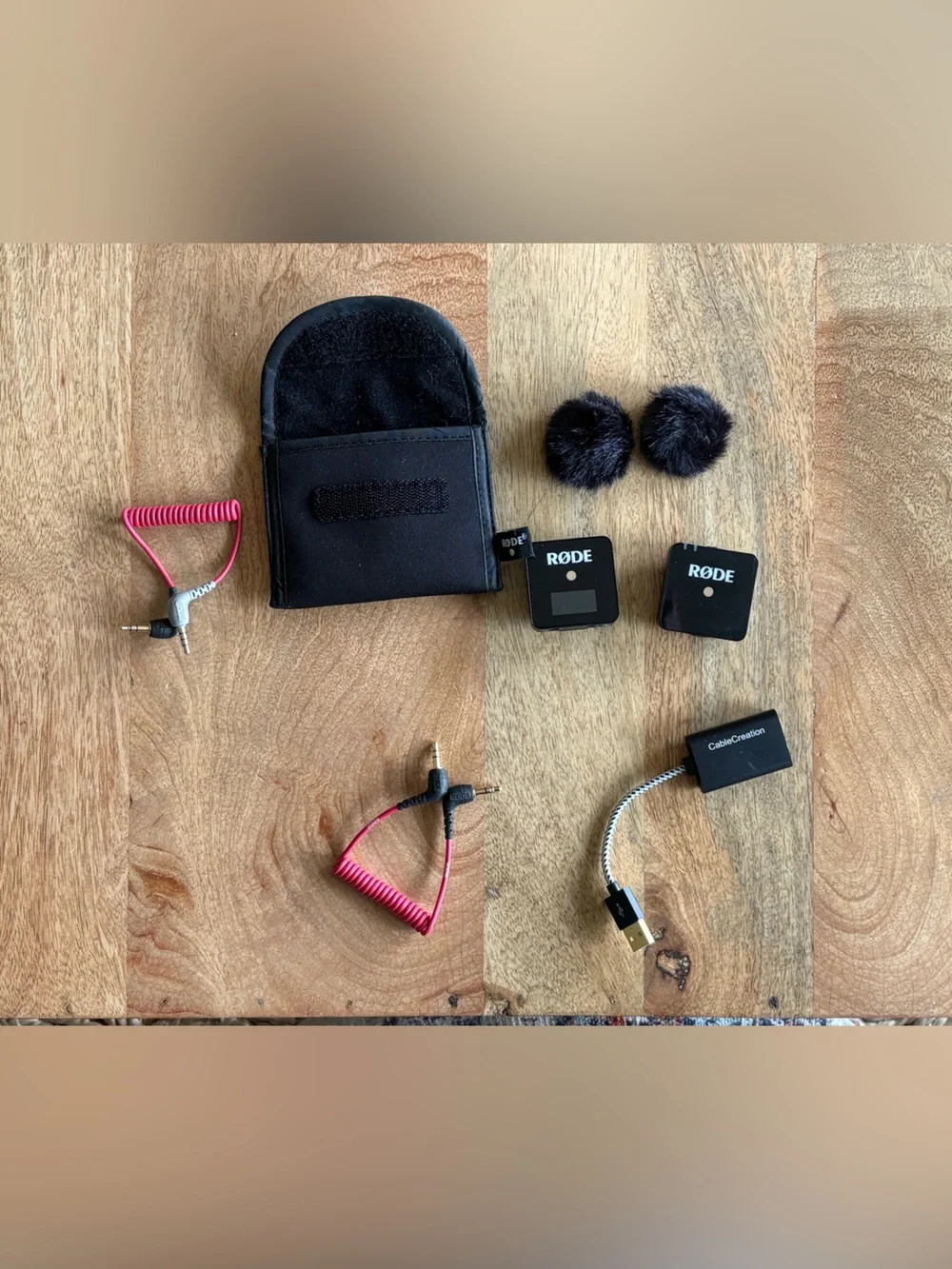 RØDE Wireless GO Gen 1 Wireless Microphone System + Accessories